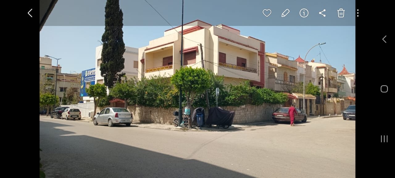 فيلا راقية بحي المنظر الجميل – طنجة