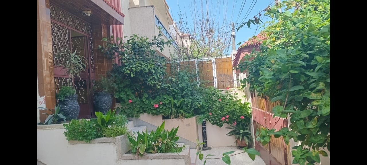 فيلا راقية بحي المنظر الجميل – طنجة